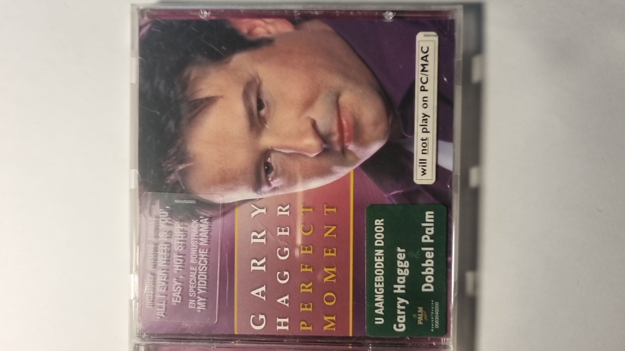 Garry Hagger - Perfect Moment