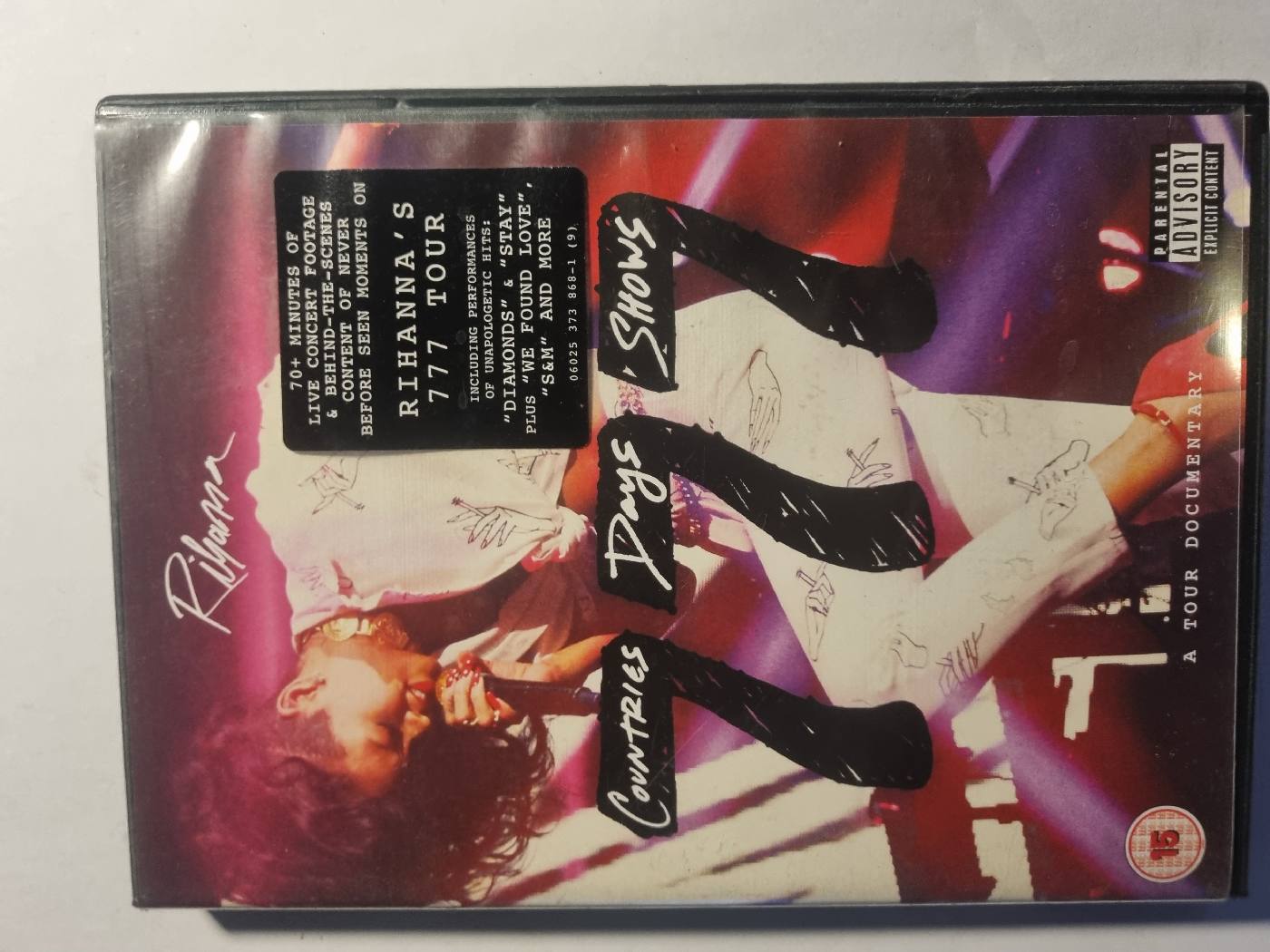 Rihanna 777 Documentary: 7Countries7Days7Shows - foto 1